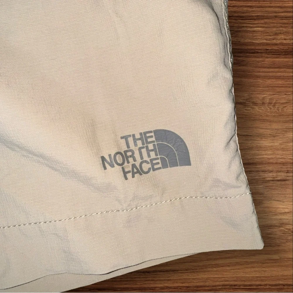The North face Nylon Shorts Men Size 38 Beige Tan‎